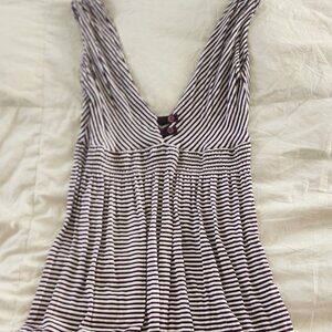 Super cute SPLIT brand sleeveless deep v striped dress